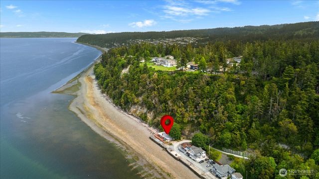 1085 Rockaway Lane, Camano Island, WA 98282