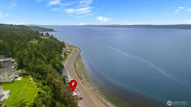 1085 Rockaway Lane, Camano Island, WA 98282