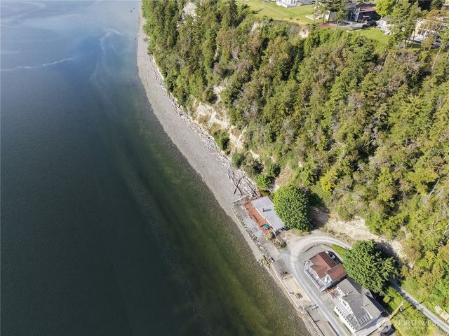 1085 Rockaway Lane, Camano Island, WA 98282