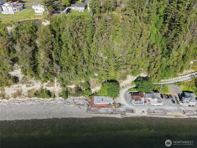 1085 Rockaway Lane, Camano Island, WA 98282