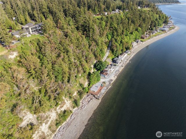 1085 Rockaway Lane, Camano Island, WA 98282