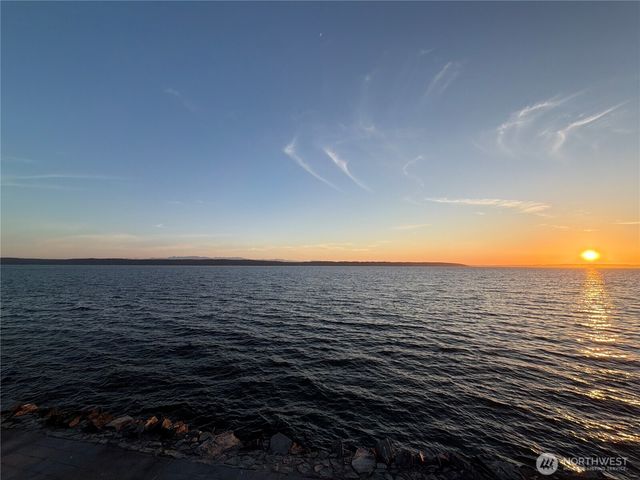 1085 Rockaway Lane, Camano Island, WA 98282