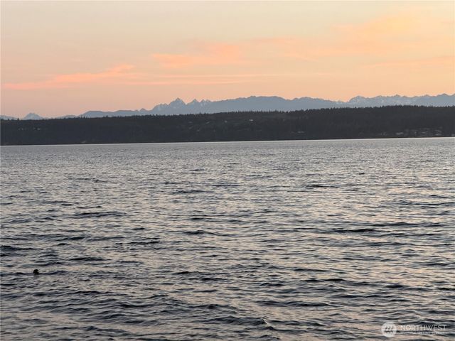 1085 Rockaway Lane, Camano Island, WA 98282