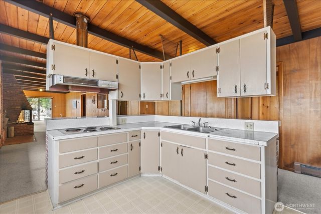 1085 Rockaway Lane, Camano Island, WA 98282