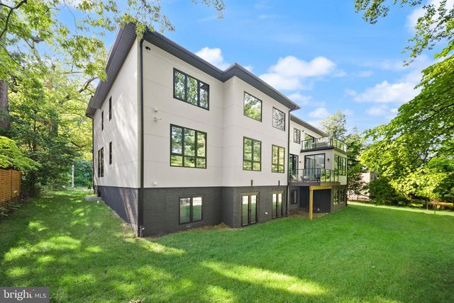 2537 GALLOWS RD, Dunn Loring, VA 22027