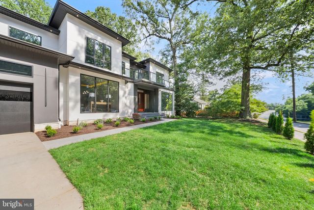 2537 GALLOWS RD, Dunn Loring, VA 22027