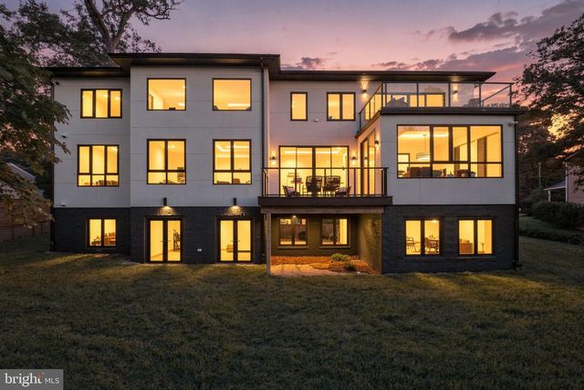 2537 GALLOWS RD, Dunn Loring, VA 22027