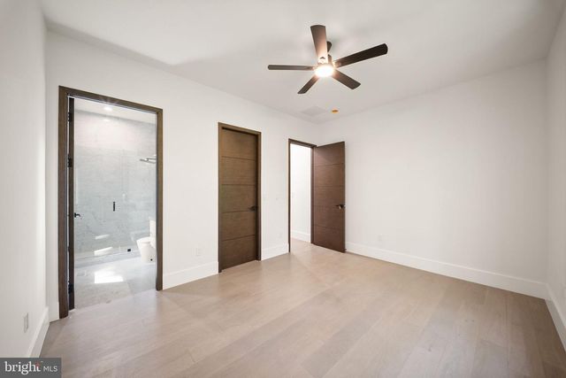 2537 GALLOWS RD, Dunn Loring, VA 22027