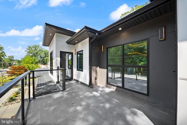 2537 GALLOWS RD, Dunn Loring, VA 22027