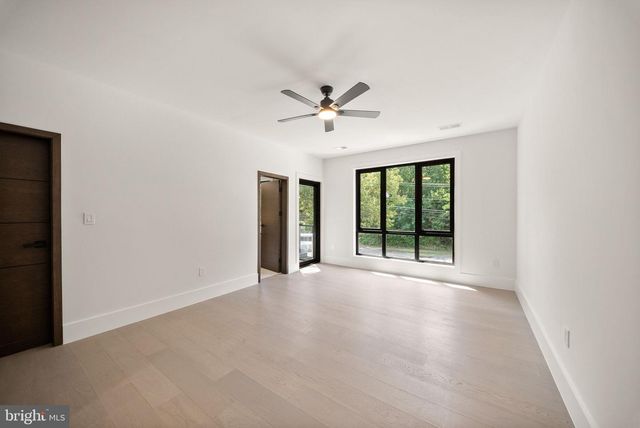 2537 GALLOWS RD, Dunn Loring, VA 22027