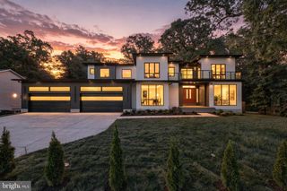 2537 GALLOWS RD, Dunn Loring, VA 22027