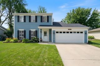30W240 Leominster Court, Warrenville, IL 60555