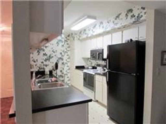 258 Hillsboro Pl, Nashville, TN 37215