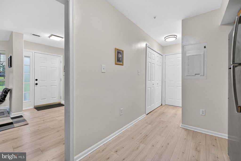 Image 15 of property listing at 20010 GATESHEAD CIR #801, Germantown, MD 20876