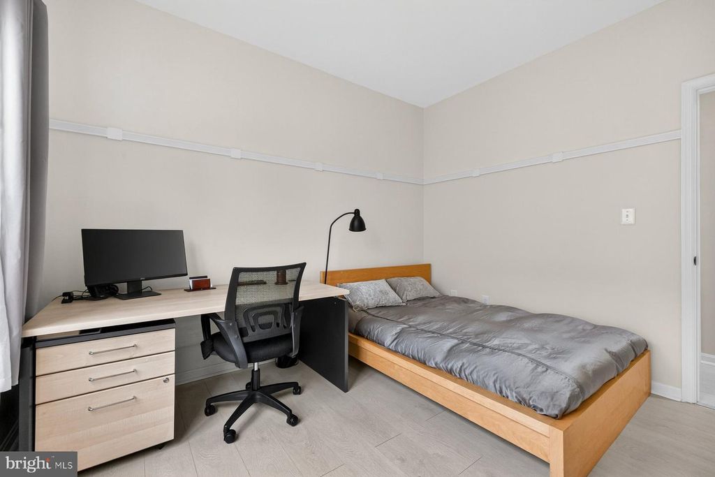 Image 24 of property listing at 20010 GATESHEAD CIR #801, Germantown, MD 20876