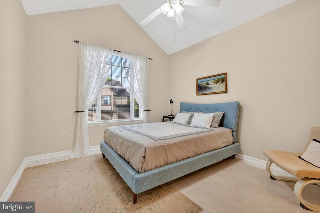Image 26 of property listing at 20010 GATESHEAD CIR #801, Germantown, MD 20876