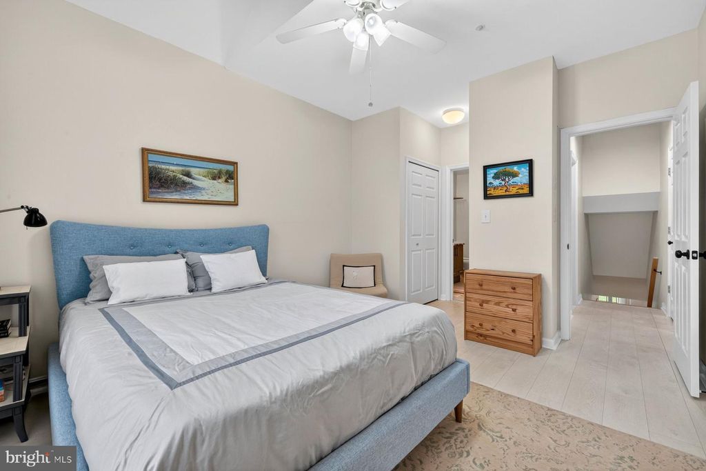 Image 29 of property listing at 20010 GATESHEAD CIR #801, Germantown, MD 20876