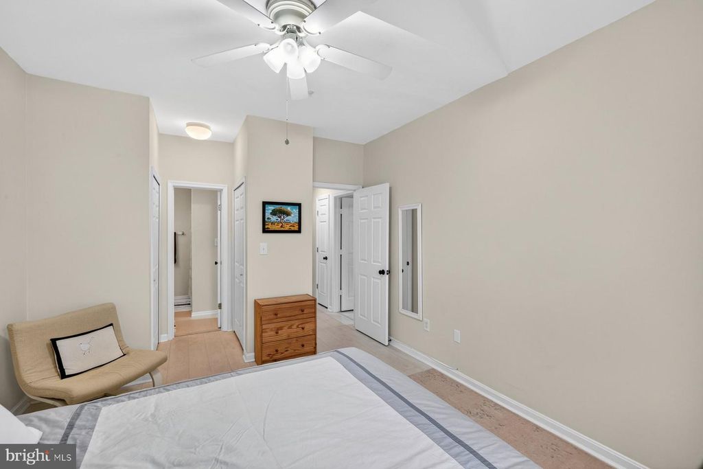 Image 30 of property listing at 20010 GATESHEAD CIR #801, Germantown, MD 20876