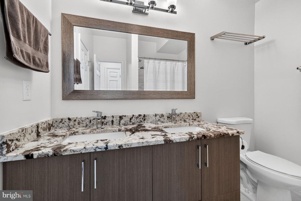 Image 31 of property listing at 20010 GATESHEAD CIR #801, Germantown, MD 20876