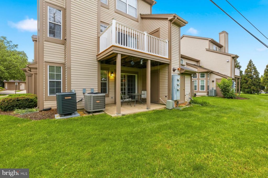 Image 35 of property listing at 20010 GATESHEAD CIR #801, Germantown, MD 20876