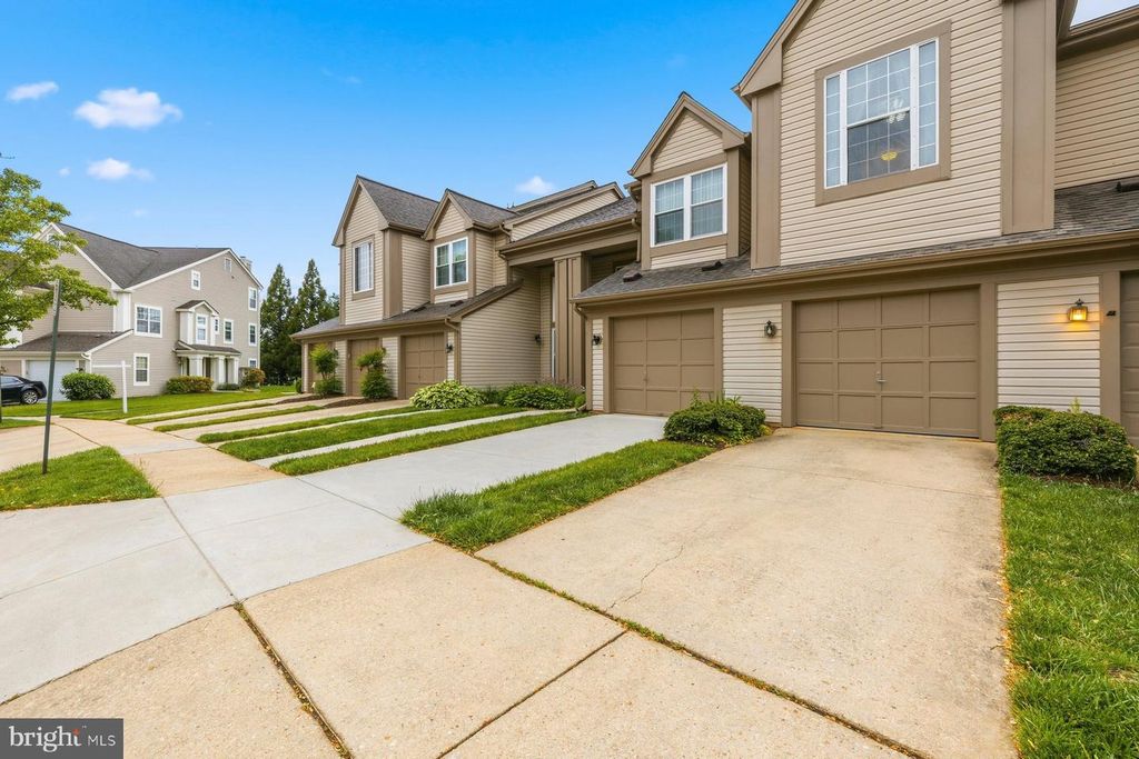 Image 37 of property listing at 20010 GATESHEAD CIR #801, Germantown, MD 20876