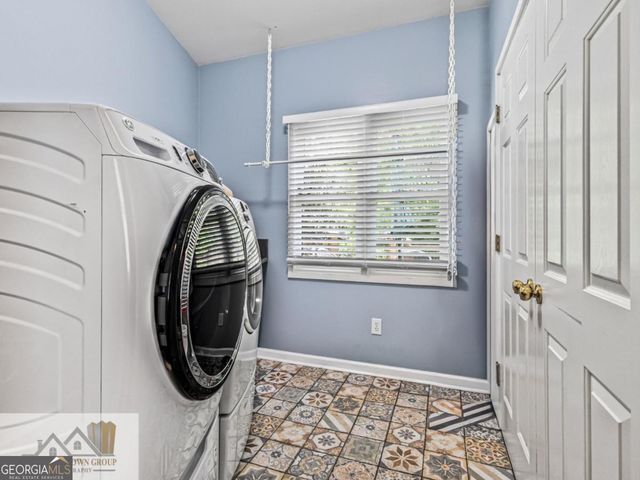 5177 Stratham Drive, Atlanta, GA 30338