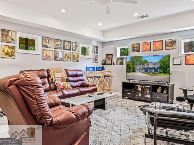 5177 Stratham Drive, Atlanta, GA 30338
