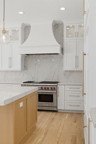 28920 N Niblick Knoll Court, Mundelein, IL 60060