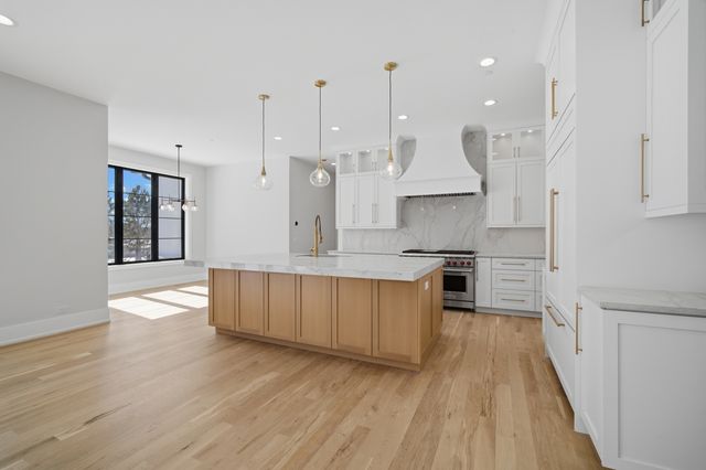 28920 N Niblick Knoll Court, Mundelein, IL 60060