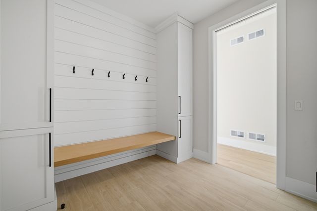 28920 N Niblick Knoll Court, Mundelein, IL 60060