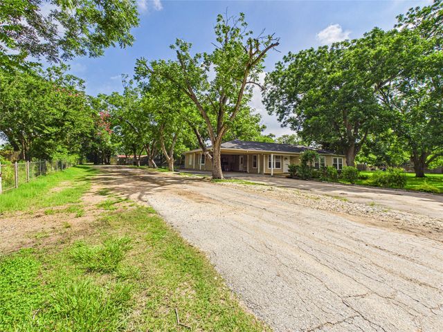 1922 Abilene, League City, TX 77573