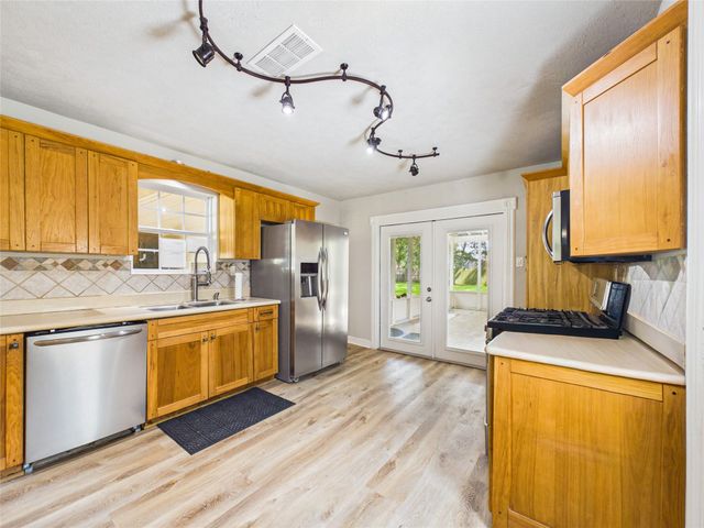 1922 Abilene, League City, TX 77573