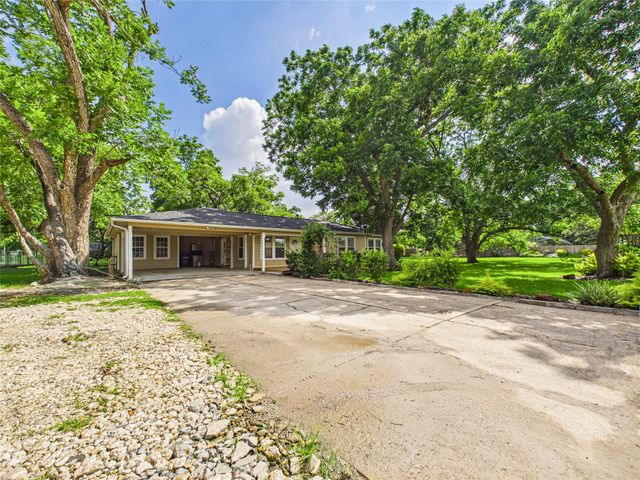 1922 Abilene, League City, TX 77573