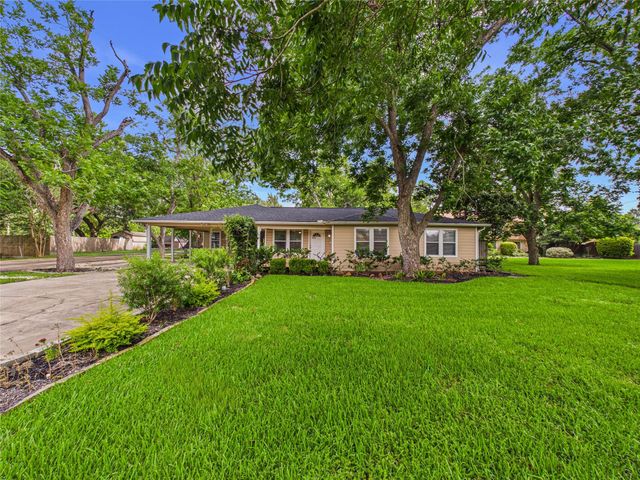 1922 Abilene, League City, TX 77573