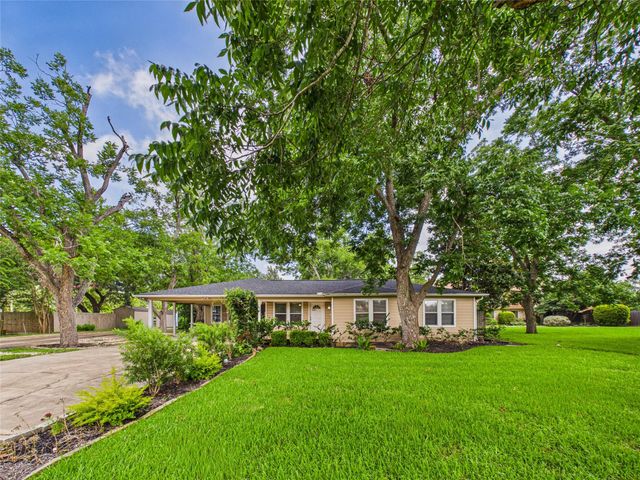 1922 Abilene, League City, TX 77573