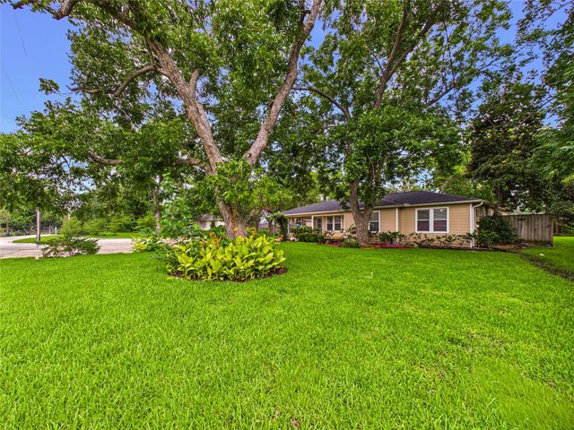 1922 Abilene, League City, TX 77573