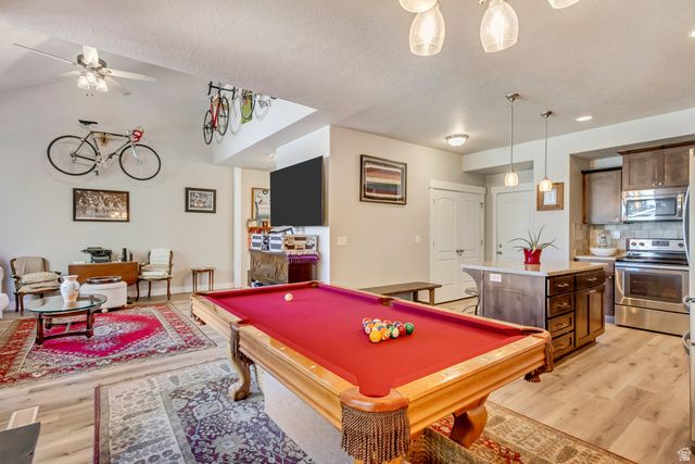 2268 W HARKER FARM LN, Taylorsville, UT 84129