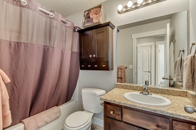 2268 W HARKER FARM LN, Taylorsville, UT 84129