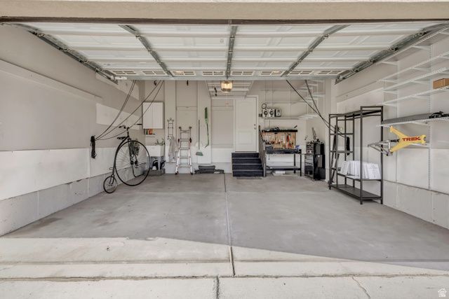 2268 W HARKER FARM LN, Taylorsville, UT 84129