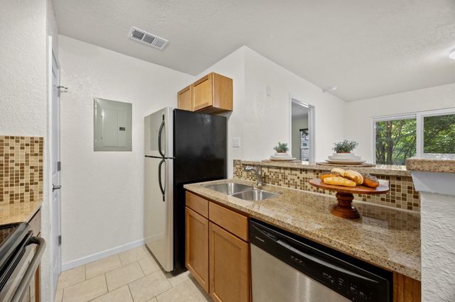 3204 Menchaca RD 704, Austin, TX 78704