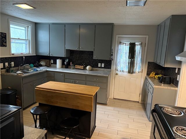 920 Oak Street, Syracuse, NY 13203