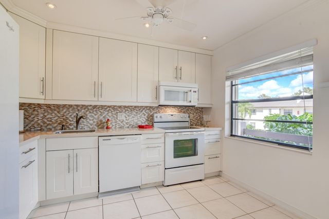 7911 Eastlake Drive H, Boca Raton, FL 33433