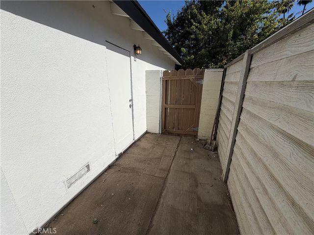 20527 Londelius Street, Winnetka, CA 91306