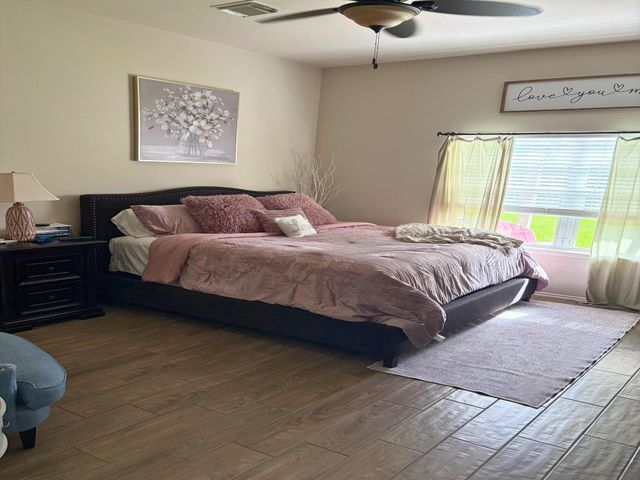 2101 Laughing Gull Lane, League City, TX 77573