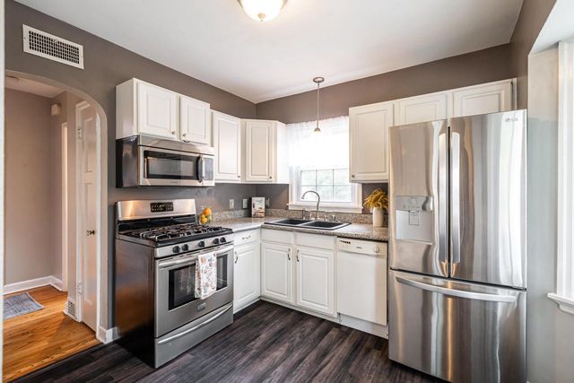 1952 N 119th STREET, Wauwatosa, WI 53226