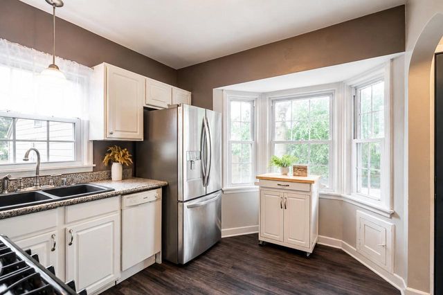 1952 N 119th STREET, Wauwatosa, WI 53226