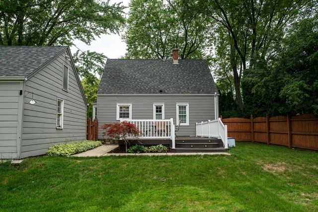 1952 N 119th STREET, Wauwatosa, WI 53226