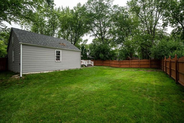 1952 N 119th STREET, Wauwatosa, WI 53226