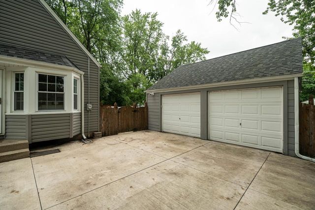 1952 N 119th STREET, Wauwatosa, WI 53226