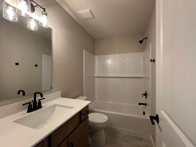 1664 Lund Way, Shakopee, MN 55379